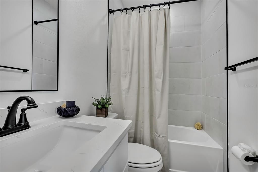 En Venta: $398,990 (4 camas, 3 baños, 2061 Pies cuadrados)