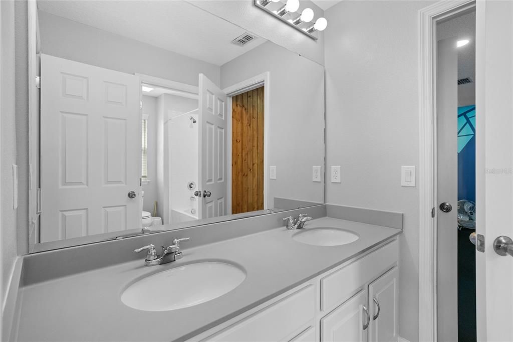 待售: $639,990 (5 贝兹, 4 浴室, 3202 平方英尺)