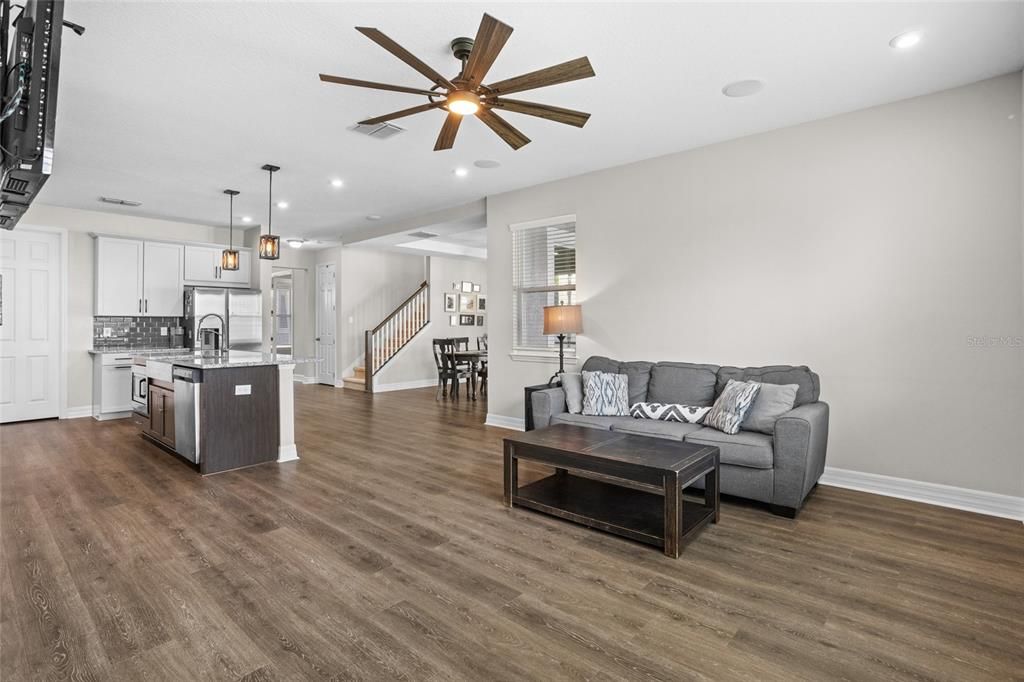 待售: $639,990 (5 贝兹, 4 浴室, 3202 平方英尺)