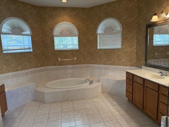 В аренду: $4,000 (5 спален, 4 ванн, 3360 Квадратных фут)