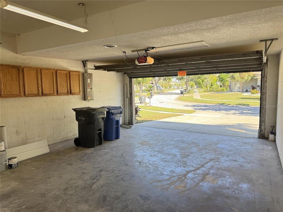 For Rent: $2,895 (6 beds, 3 baths, 2806 Square Feet)