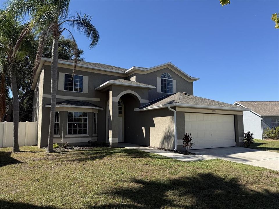 For Rent: $2,895 (6 beds, 3 baths, 2806 Square Feet)