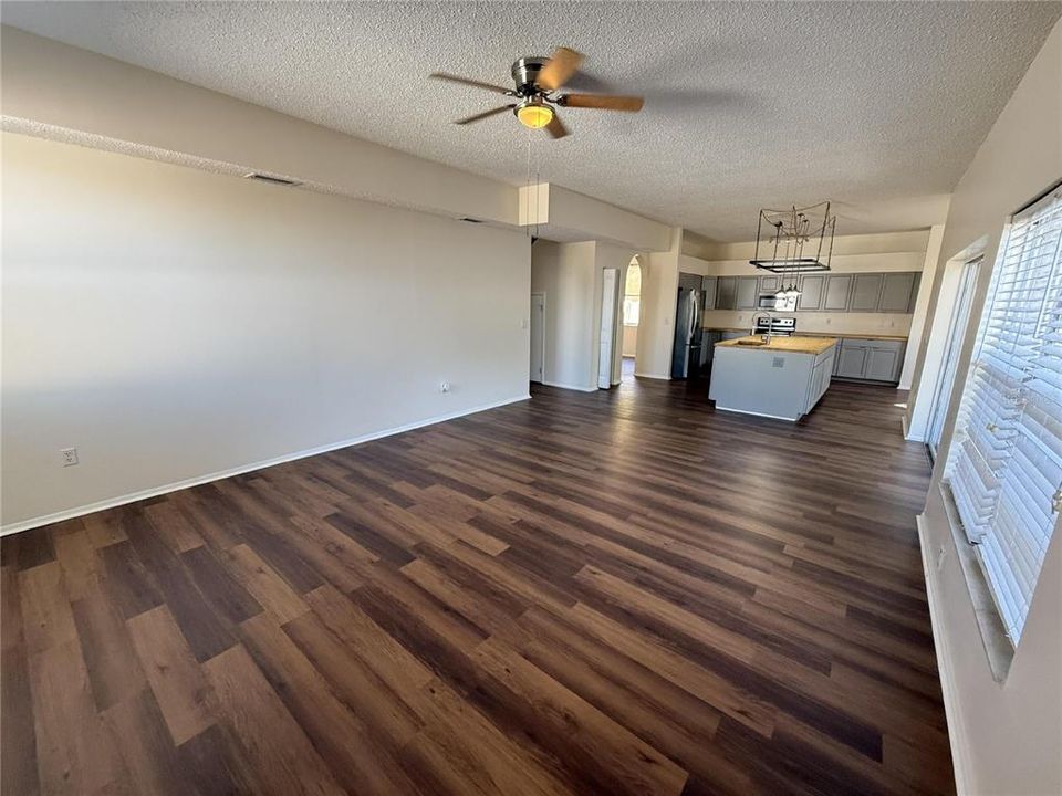 For Rent: $2,895 (6 beds, 3 baths, 2806 Square Feet)