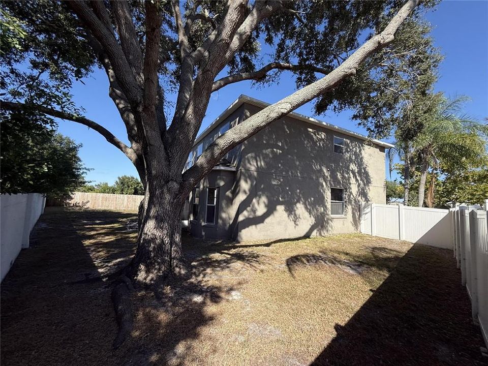 For Rent: $2,895 (6 beds, 3 baths, 2806 Square Feet)