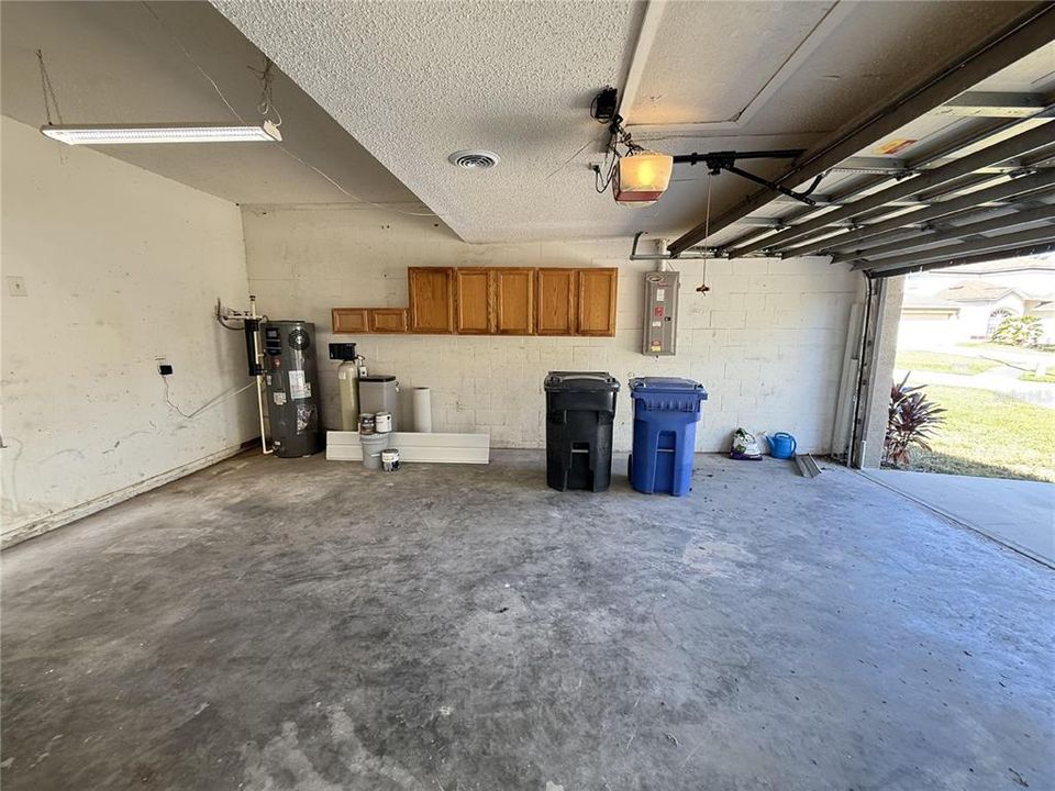 For Rent: $2,895 (6 beds, 3 baths, 2806 Square Feet)