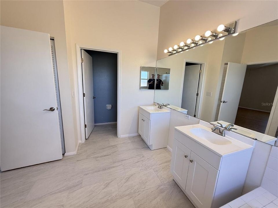 For Rent: $2,895 (6 beds, 3 baths, 2806 Square Feet)