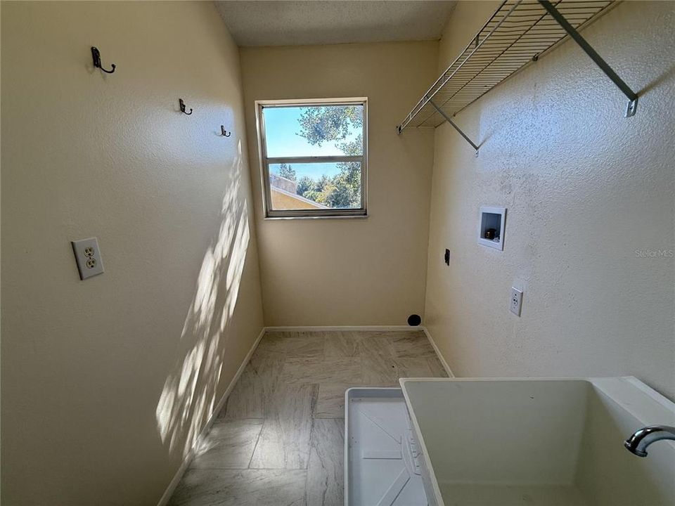 For Rent: $2,895 (6 beds, 3 baths, 2806 Square Feet)