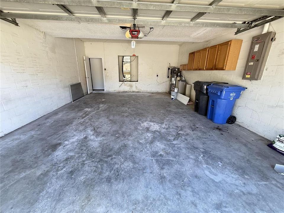 For Rent: $2,895 (6 beds, 3 baths, 2806 Square Feet)