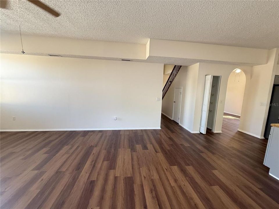 For Rent: $2,895 (6 beds, 3 baths, 2806 Square Feet)