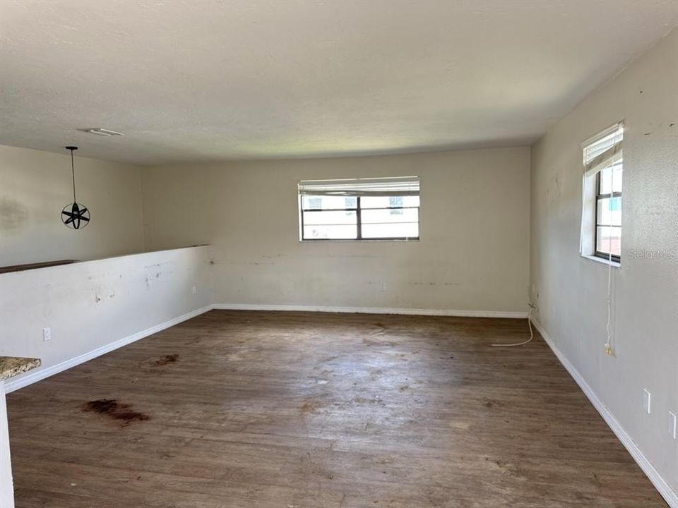 For Sale: $279,000 (3 beds, 2 baths, 1680 Square Feet)