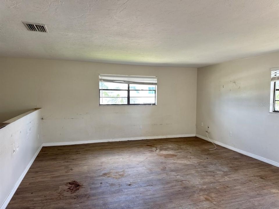 For Sale: $279,000 (3 beds, 2 baths, 1680 Square Feet)