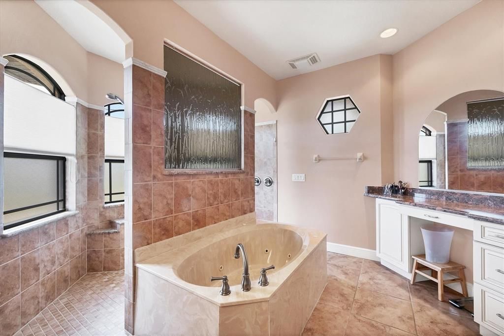 For Sale: $671,000 (3 beds, 3 baths, 2286 Square Feet)