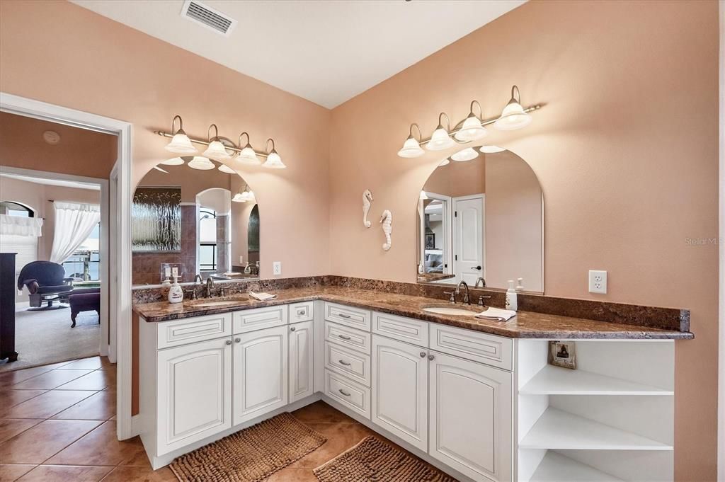 For Sale: $671,000 (3 beds, 3 baths, 2286 Square Feet)