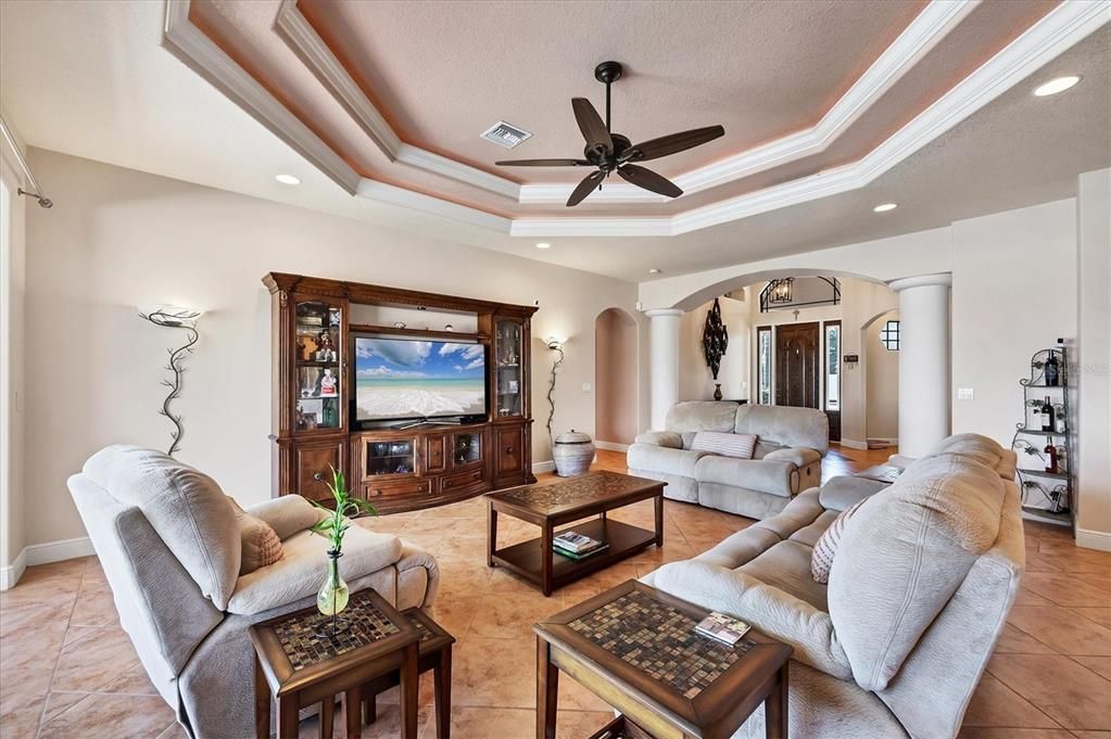 For Sale: $671,000 (3 beds, 3 baths, 2286 Square Feet)