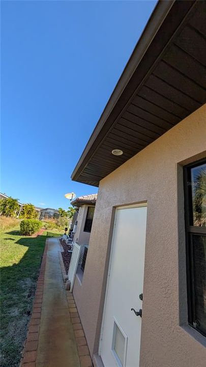 For Sale: $671,000 (3 beds, 3 baths, 2286 Square Feet)