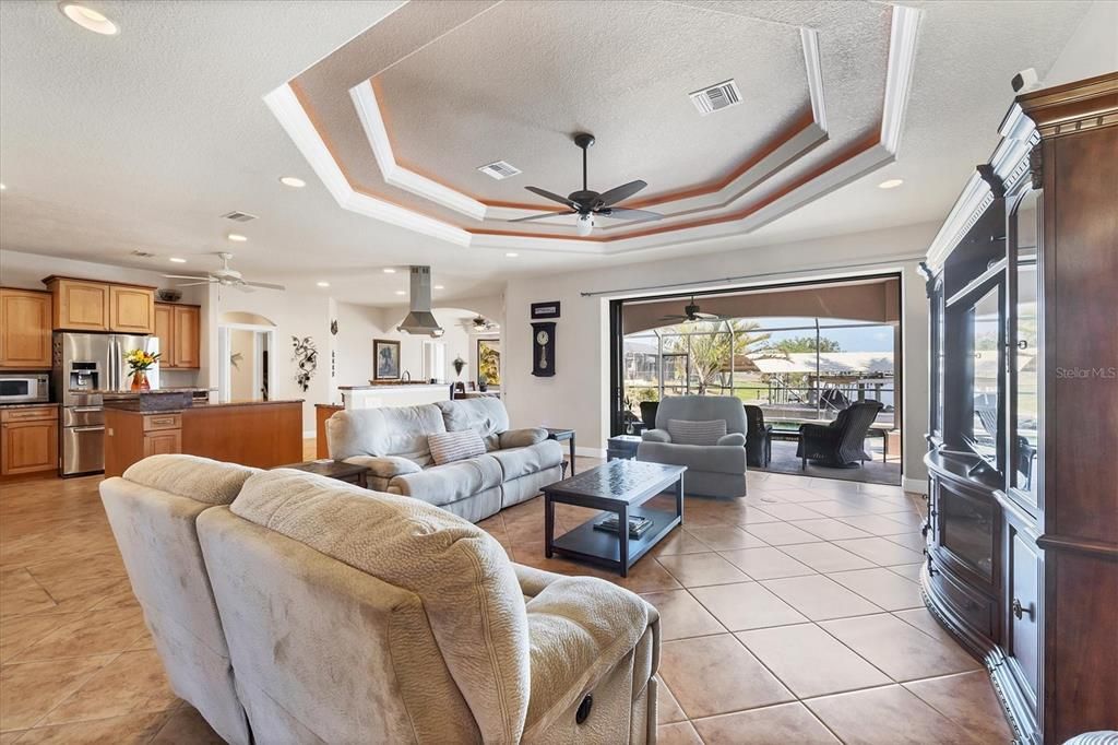 For Sale: $671,000 (3 beds, 3 baths, 2286 Square Feet)