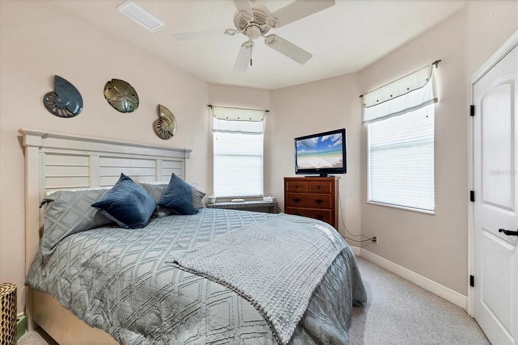 For Sale: $671,000 (3 beds, 3 baths, 2286 Square Feet)