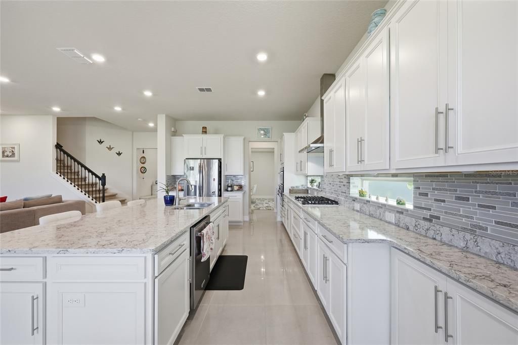 На продажу: $1,580,000 (6 спален, 5 ванн, 4688 Квадратных фут)