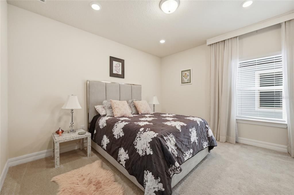 На продажу: $1,580,000 (6 спален, 5 ванн, 4688 Квадратных фут)