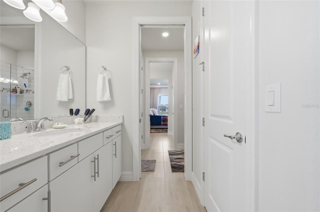 На продажу: $1,580,000 (6 спален, 5 ванн, 4688 Квадратных фут)