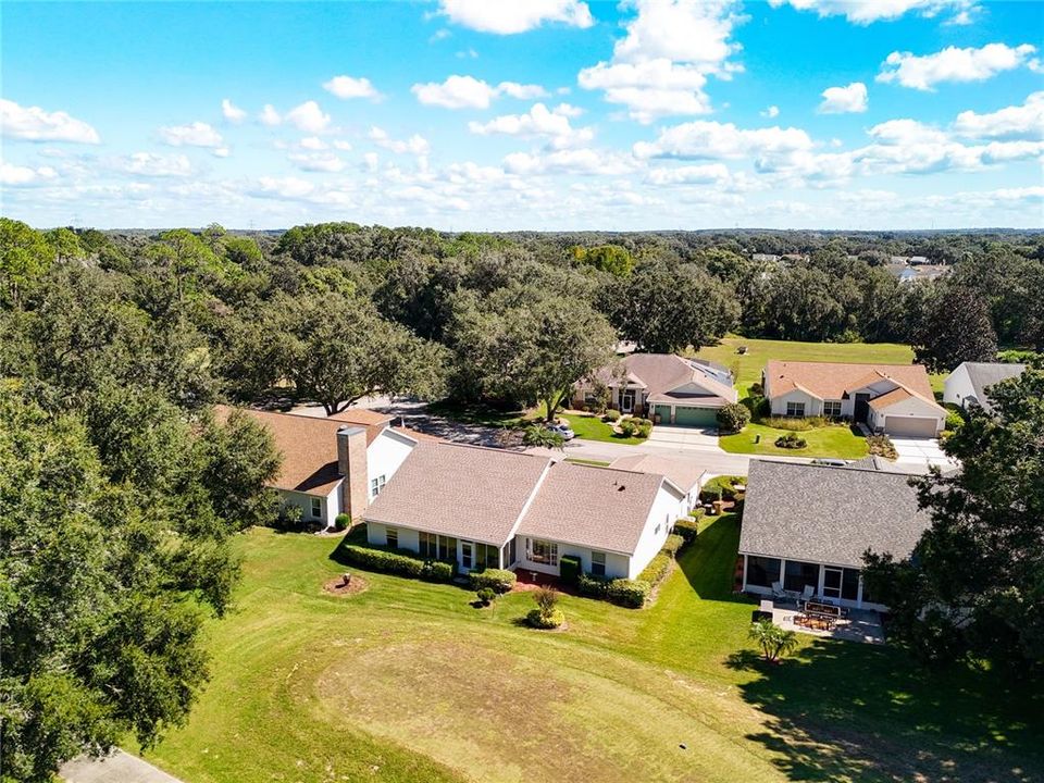 Под контрактом: $289,900 (3 спален, 2 ванн, 1963 Квадратных фут)