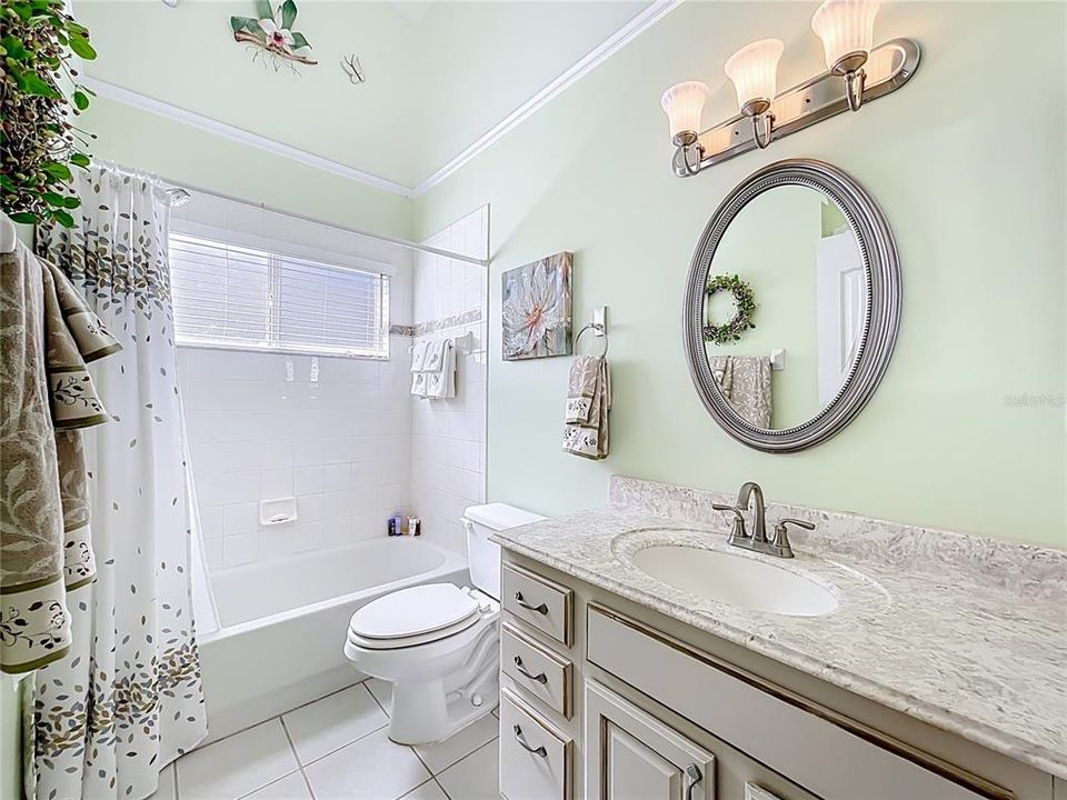 Под контрактом: $289,900 (3 спален, 2 ванн, 1963 Квадратных фут)