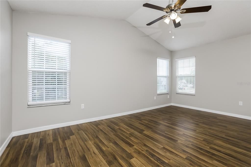 В аренду: $2,120 (3 спален, 2 ванн, 1564 Квадратных фут)