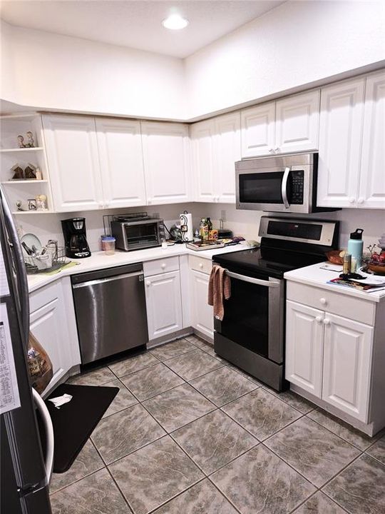 For Sale: $249,900 (2 beds, 2 baths, 1348 Square Feet)