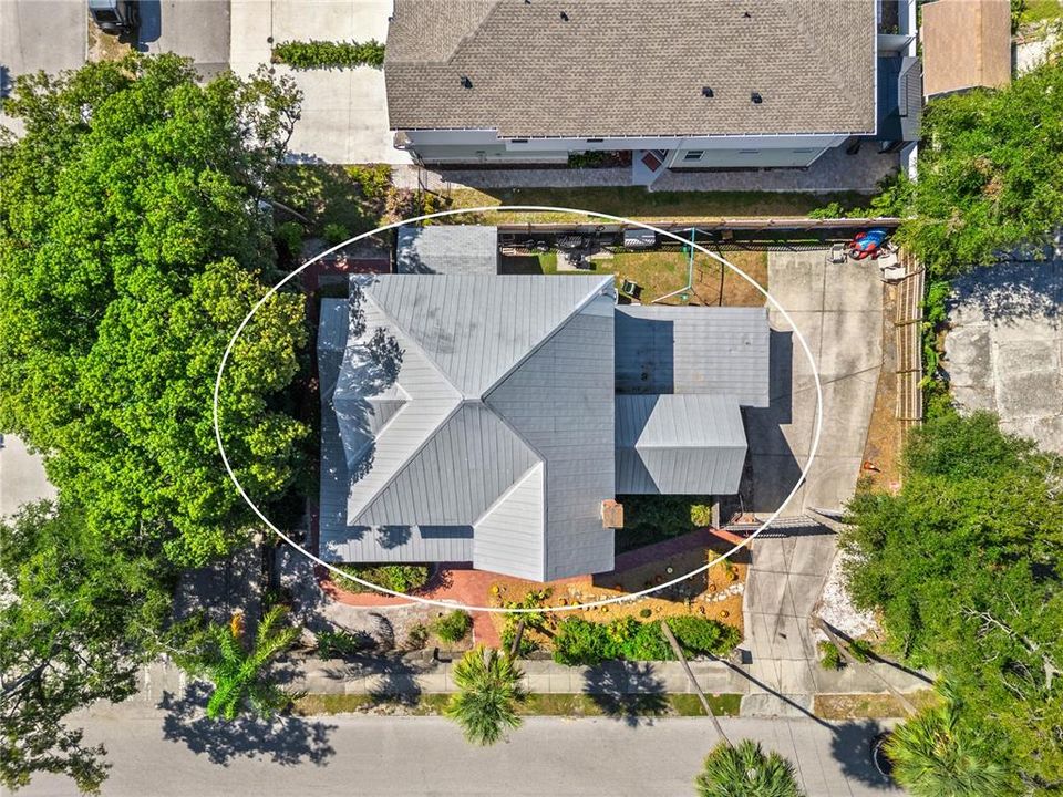 Под контрактом: $839,000 (3 спален, 2 ванн, 2986 Квадратных фут)