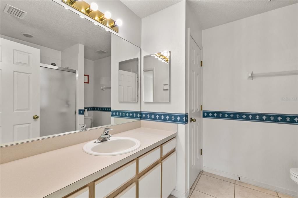 На продажу: $285,900 (3 спален, 2 ванн, 1304 Квадратных фут)