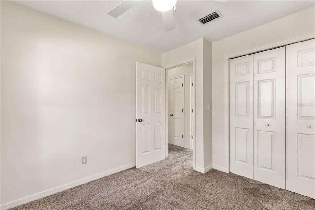 На продажу: $285,900 (3 спален, 2 ванн, 1304 Квадратных фут)