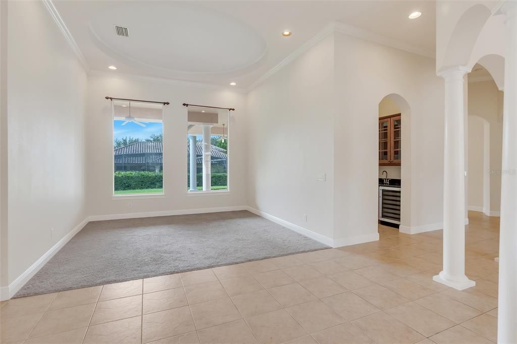 For Sale: $915,000 (5 beds, 4 baths, 3610 Square Feet)