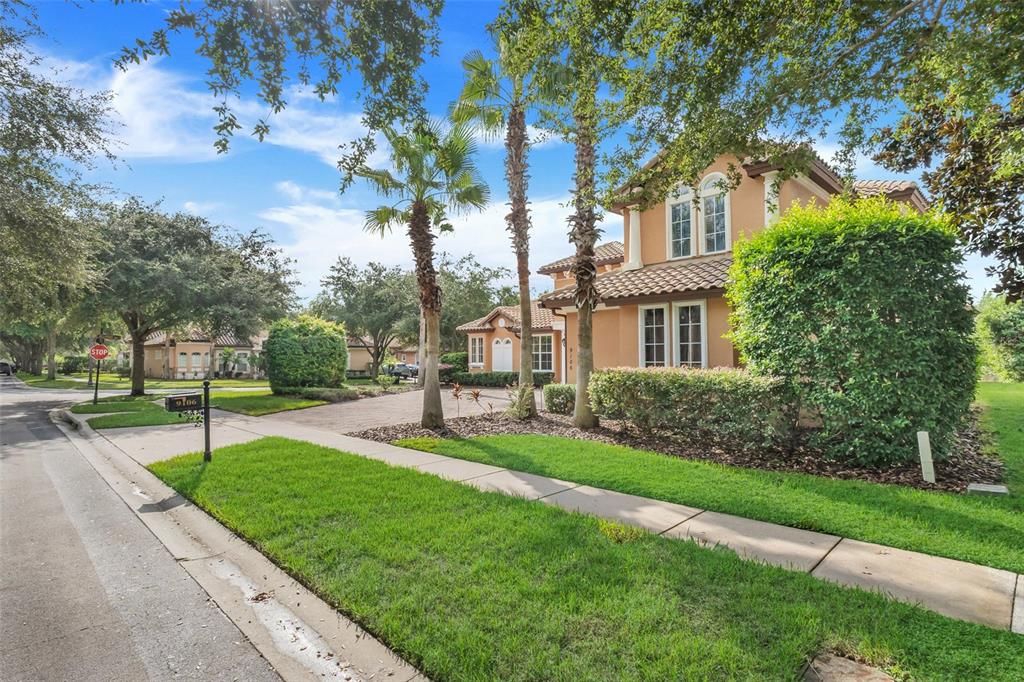 For Sale: $915,000 (5 beds, 4 baths, 3610 Square Feet)