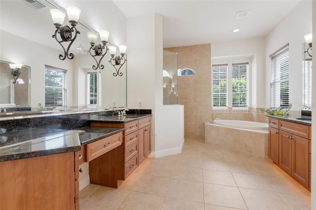 For Sale: $915,000 (5 beds, 4 baths, 3610 Square Feet)