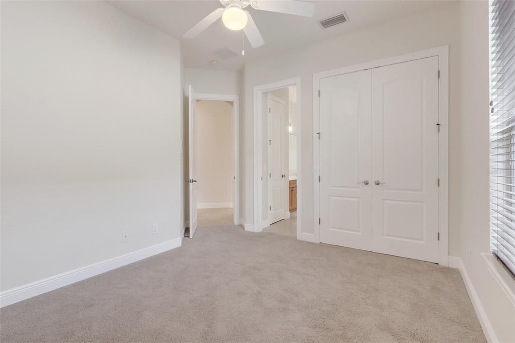 For Sale: $915,000 (5 beds, 4 baths, 3610 Square Feet)