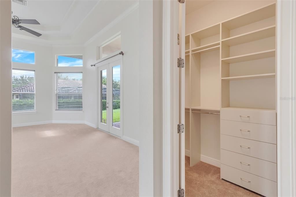 For Sale: $915,000 (5 beds, 4 baths, 3610 Square Feet)