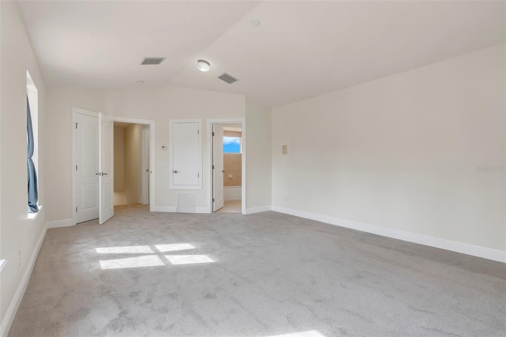 For Sale: $915,000 (5 beds, 4 baths, 3610 Square Feet)