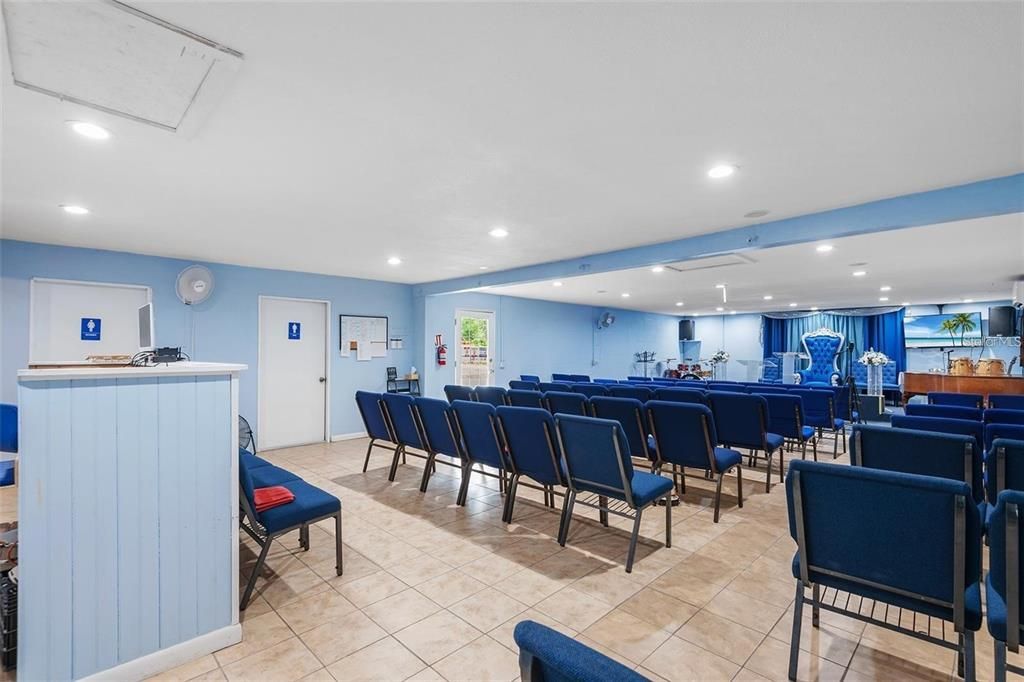 For Sale: $365,000 (3 beds, 1 baths, 864 Square Feet)