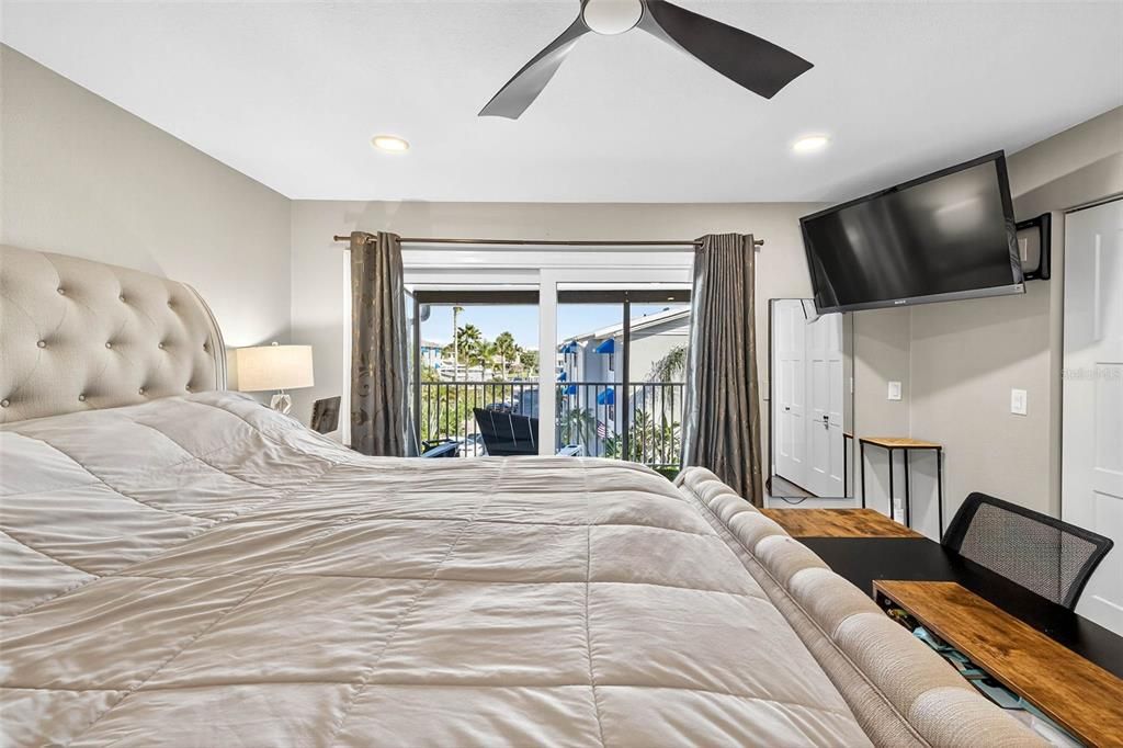 En Venta: $599,000 (2 camas, 2 baños, 1475 Pies cuadrados)