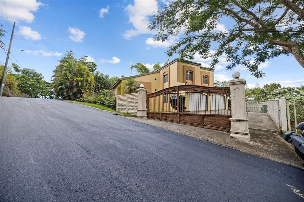 Под контрактом: $510,000 (5 спален, 3 ванн, 2654 Квадратных фут)