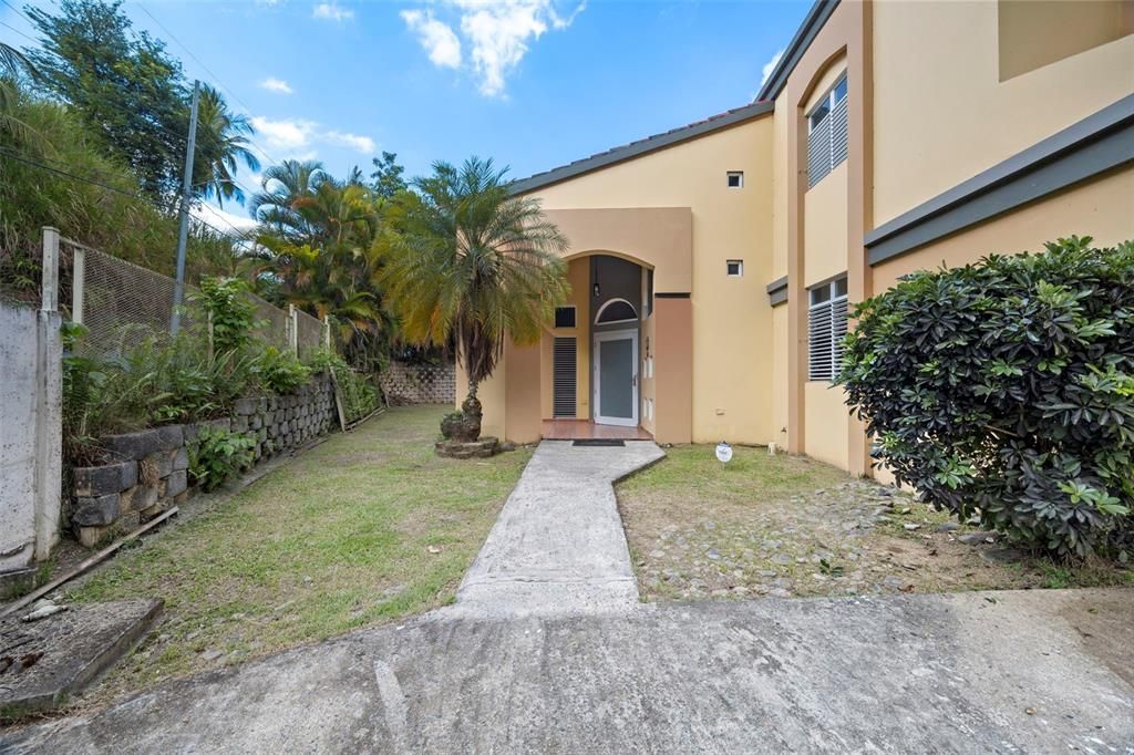 Под контрактом: $510,000 (5 спален, 3 ванн, 2654 Квадратных фут)