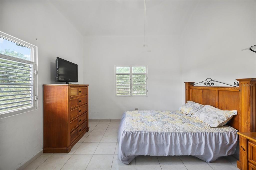 Под контрактом: $510,000 (5 спален, 3 ванн, 2654 Квадратных фут)