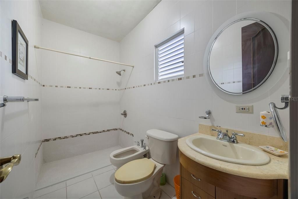 Под контрактом: $510,000 (5 спален, 3 ванн, 2654 Квадратных фут)