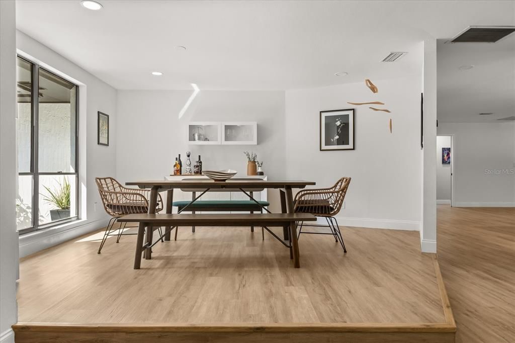 Active With Contract: $715,000 (5 beds, 3 baths, 2634 Square Feet)