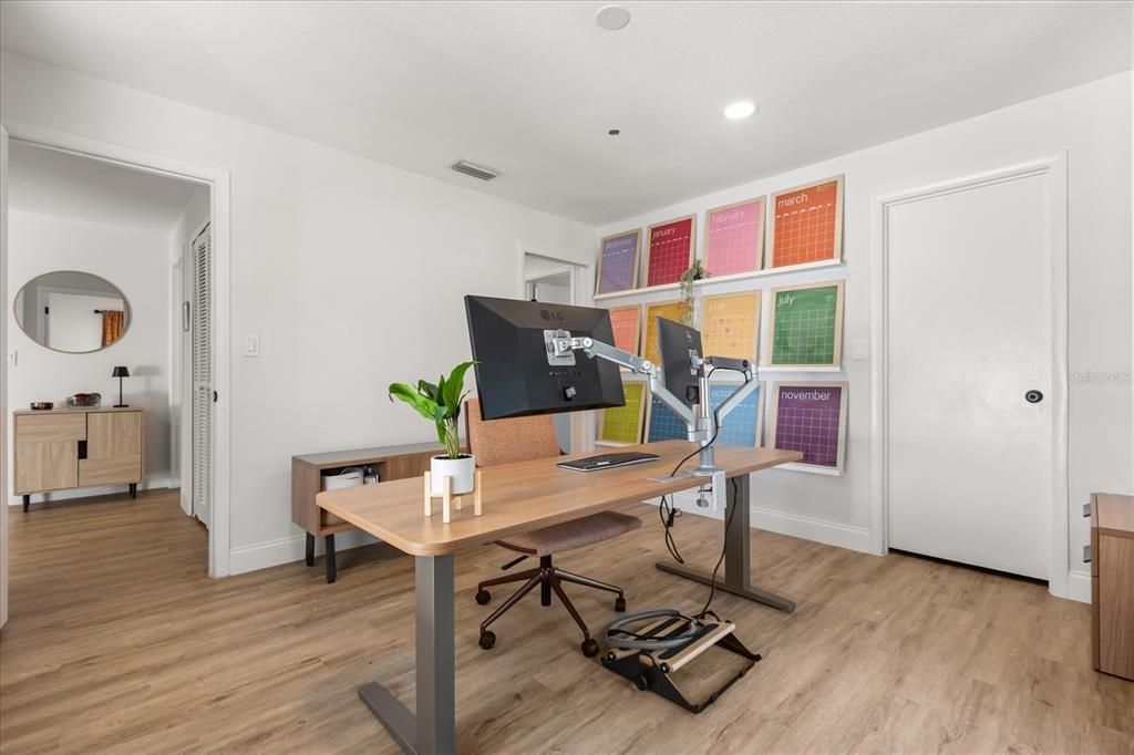 Active With Contract: $715,000 (5 beds, 3 baths, 2634 Square Feet)