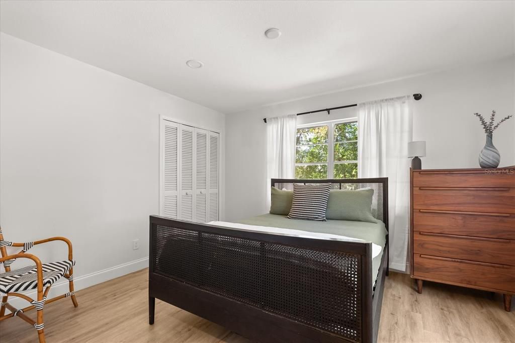 Active With Contract: $715,000 (5 beds, 3 baths, 2634 Square Feet)