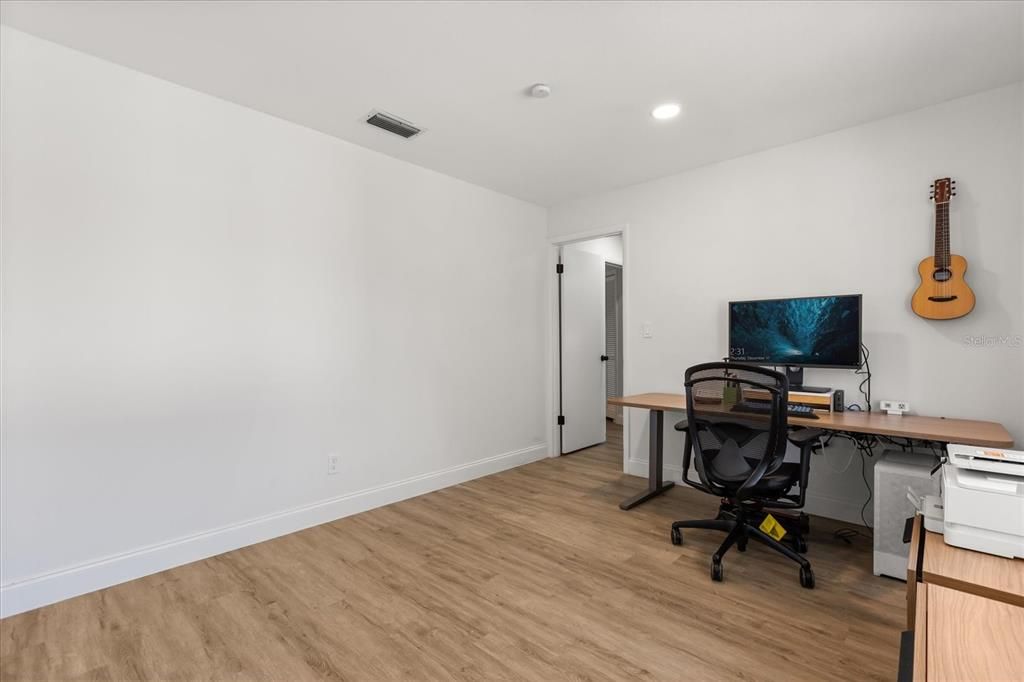 Active With Contract: $715,000 (5 beds, 3 baths, 2634 Square Feet)