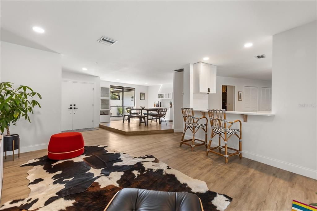 Active With Contract: $715,000 (5 beds, 3 baths, 2634 Square Feet)
