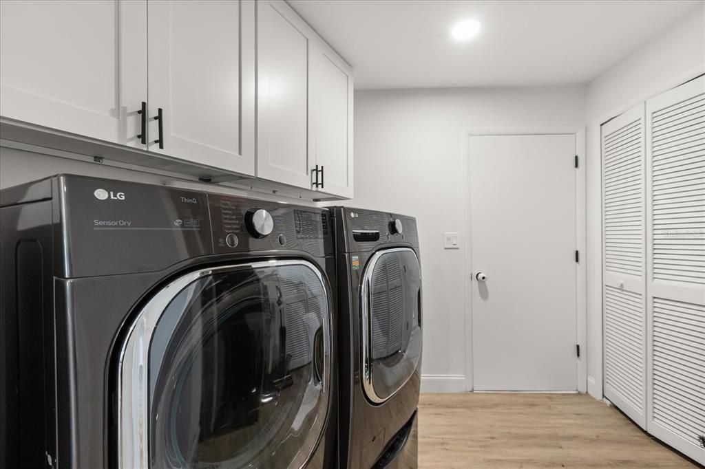 Active With Contract: $715,000 (5 beds, 3 baths, 2634 Square Feet)