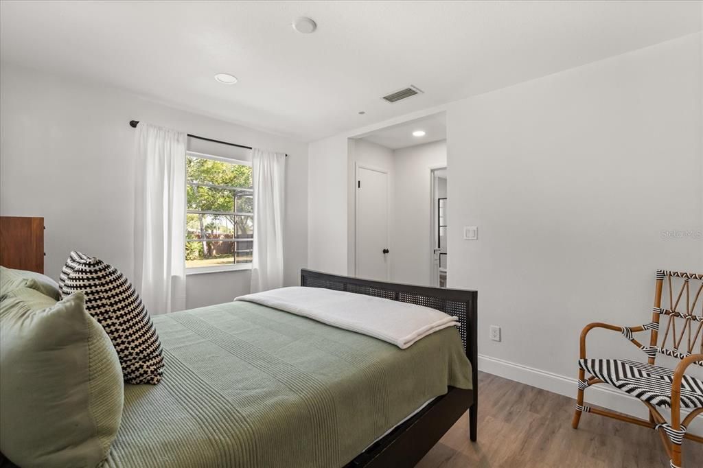 Active With Contract: $715,000 (5 beds, 3 baths, 2634 Square Feet)